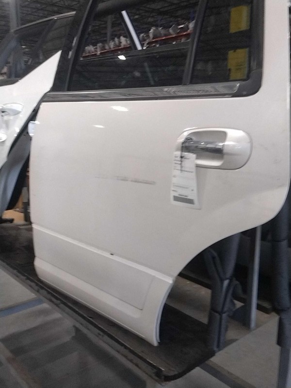 2017 Lincoln Navigator Left Rear Door White OEM 529629 90k Miles Used
