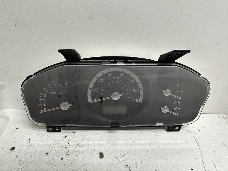 2007 Kia Sportage 2.0L A/TCluster Speedometer tach gauges instrument panel oem