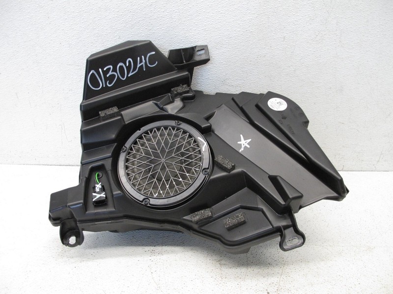 10-17 AUDI 8T A5 S5 RS5 CONVERTIBLE REAR SUB WOOFER BASS SPEAKER BOX OEM 013024C