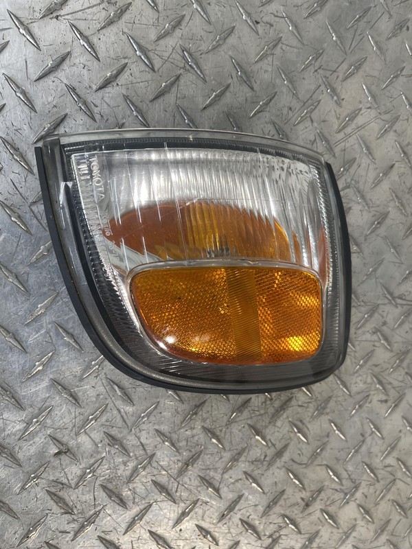 1999-2002 Toyota 4runner Driver Left Turn Signal Light Tested Oem