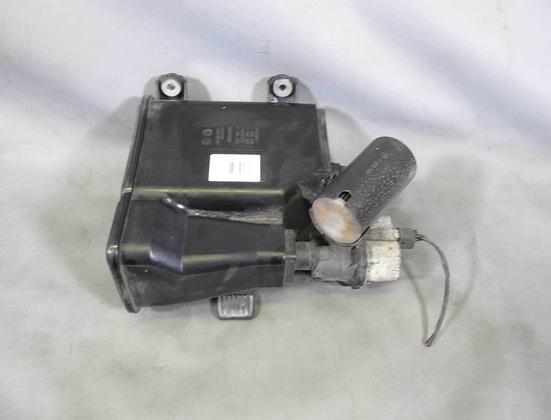 BMW F10 5-Series Evaporative Emissions Charcoal Canister w Leak Pump LDP OEM