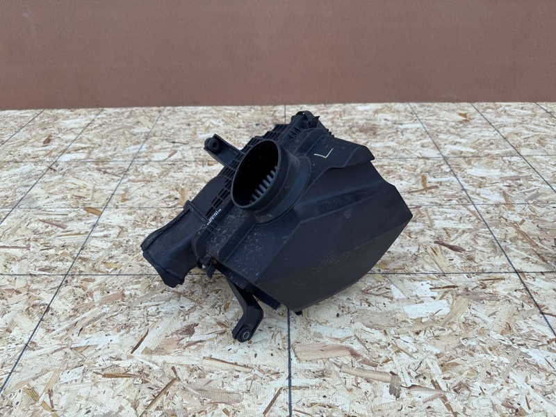 HYUNDAI GENESIS & G80 SEDAN 2015-2020 OEM LEFT DRIVERAIR CLEANER BOX 5.0L
