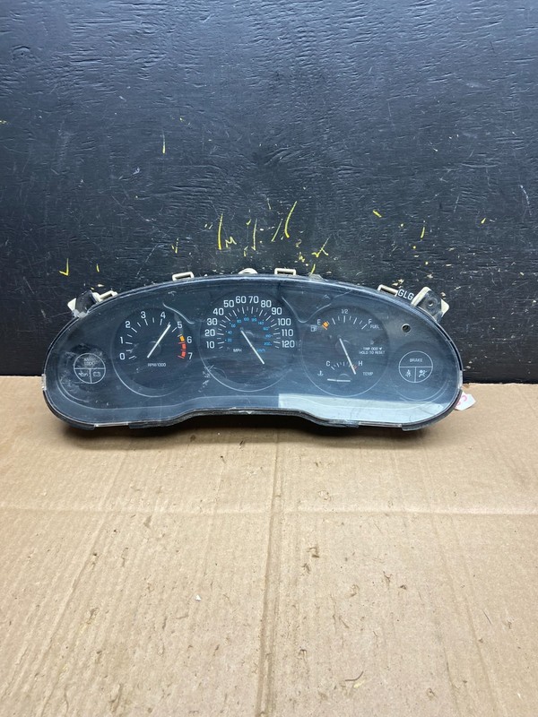 1999 to 2004 Buick Regal Dash Speedometer Cluster Gauge Oem AA8110 DG