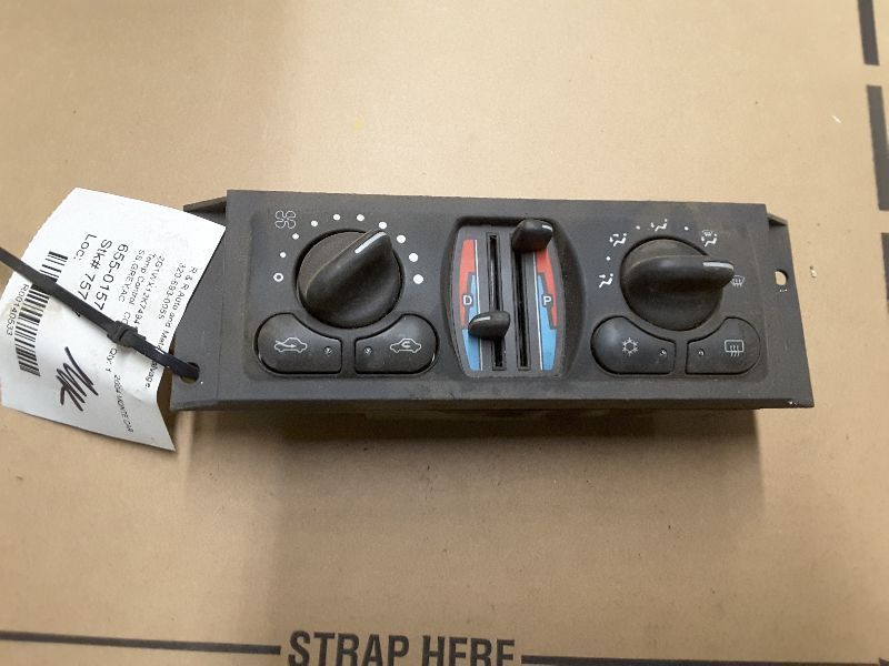 04 05 IMPALA TEMPERATURE CONTROL DUAL ZONE OPT CJ3 140533