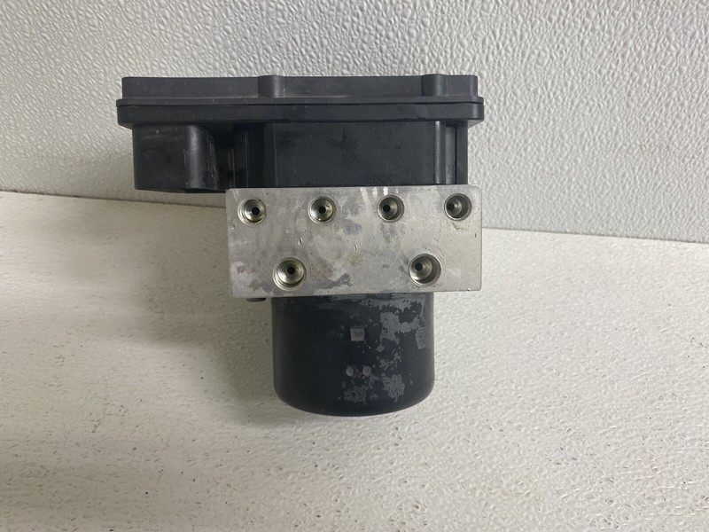 2005-2008 Nissan Pathfinder 4.0 4x4 ABS Pump 47660-ZP00A Anti Lock Brakes Module