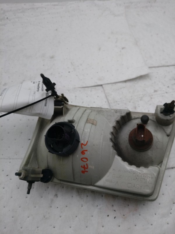 2004 Ford Ranger Right Headlight Assembly Black OEM 144474 Used 164K Miles