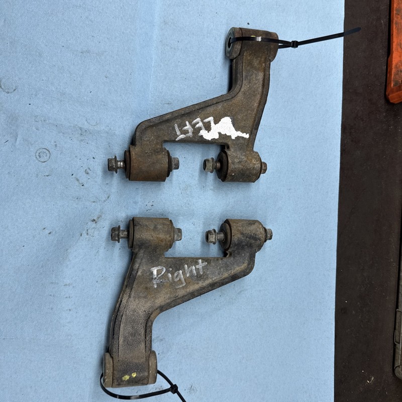 Yamaha G22 Golf Cart front suspension, arms, control, arms good