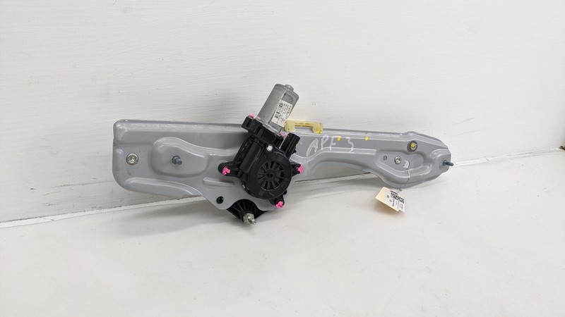 Rear Right Door Window Regulator w/ Motor 2017 Chevrolet Malibu 84091144 16 - 24