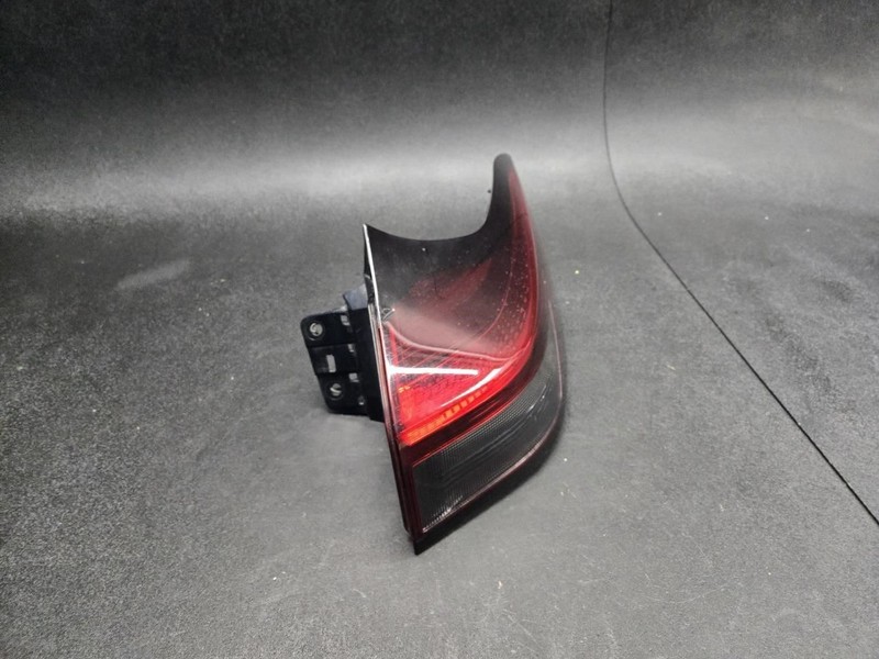 Right Outer Tail Light 2022 Nissan Rogue 26550-6RR0C 2021 2023 2024 2025