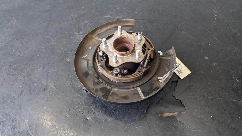 Rear Left Suspension Knuckle w/ Hub 2020 Nissan Murano 43022-1AA0A 2017 - 2022