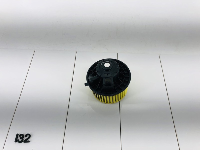 03-14 CHEVROLET SILVERADO FRONT DASHBOARD HVAC AIR VENT BLOWER FAN MOTOR OEM
