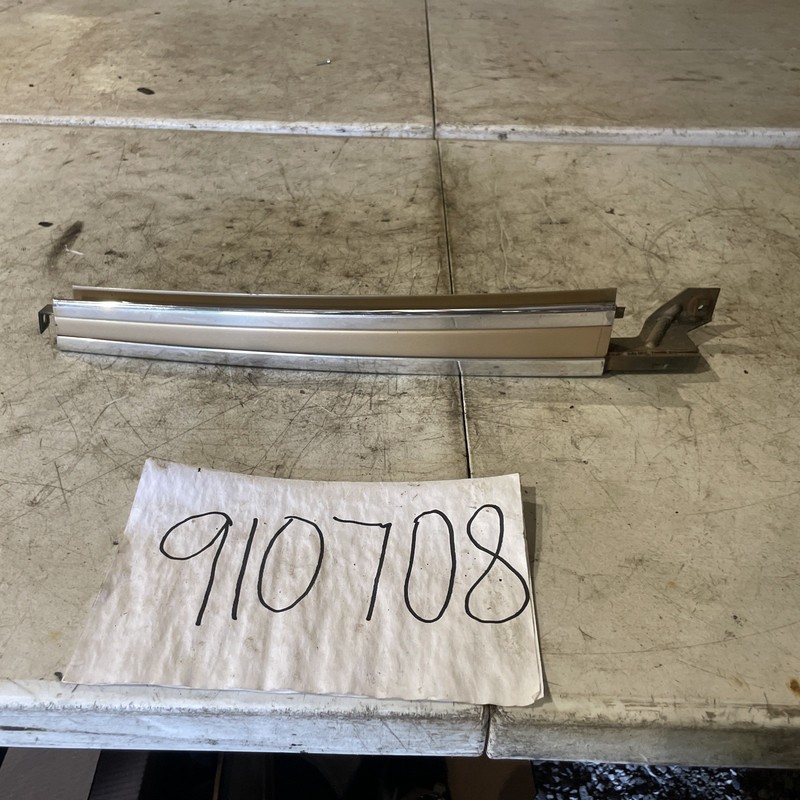 1986-1991 Mercedes 420SEL W126 Rear LeftDoorWindow Trim Molding