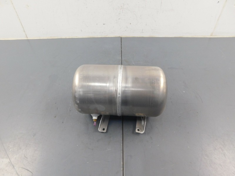2013 11-18 Bentley Continental GTC W12 Air Ride Reservoir Tank #9525 G3