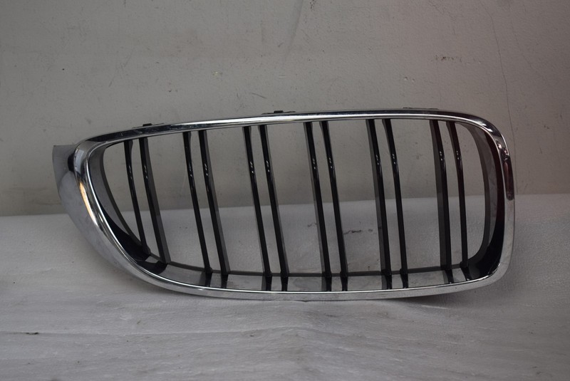 2014-2016 BMW F30 F32 F33 FRONT RIGHT GRILLE OEM 5 Series M-Sport