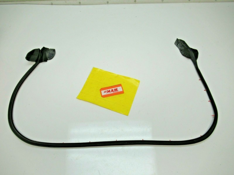 DOOR PANEL RUBBER SEAL CLIPS LEFT DRIVER SIDE L for 00 01 02 03 04 05 MR2 SPYDER