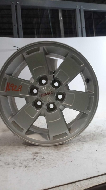 2018 GMC Canyon 16 Wheel Rim OEM White 7 Width Light Scratches 46000 Mi