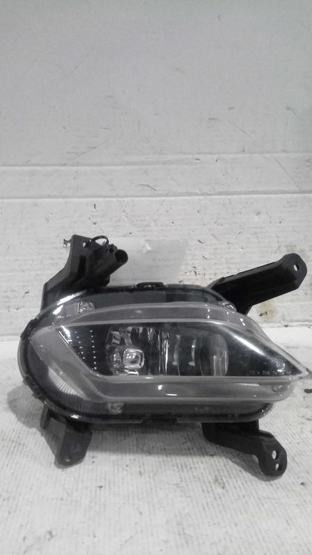Used Driving Light fits: 2020 Hyundai Santa fe fog-driving lower cover mounted U