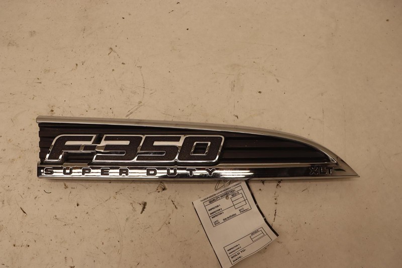 2011-2016 FORD F350 SD XLT FRONT RIGHT PASSENGER SIDE FENDER EMBLEM LOGO OEM