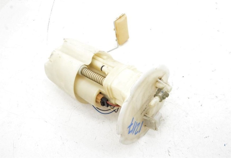 2004-2005 Nissan 350z VQ35DE Fuel Pump Assembly