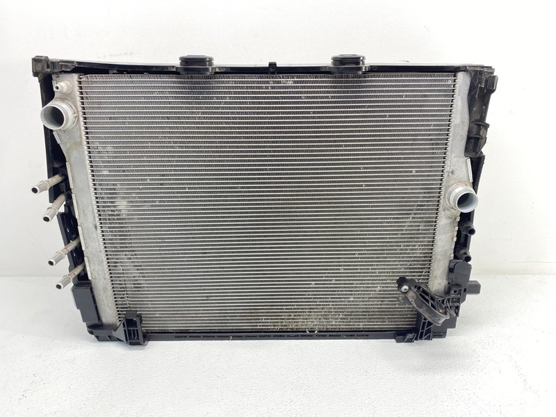 12-18 BMW F06 F10 F12 M5 M6 S63 Main Radiator Intercooler Assembly Note** OEM✅