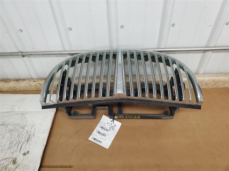 Grille Signature Touring Sedan Fits 99-02 LINCOLN & TOWN CAR 281850