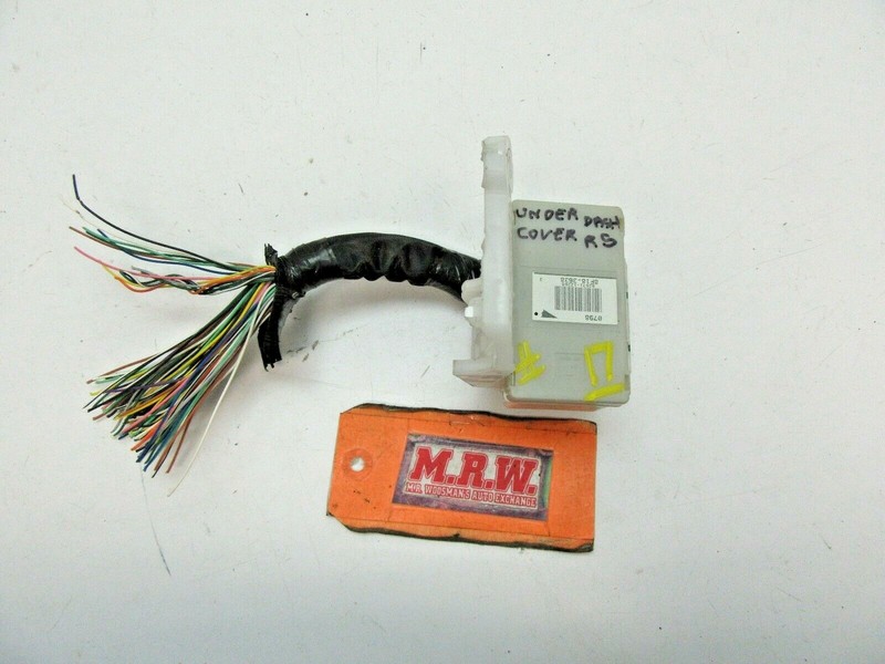 FUSE BOX RELAY COMPUTER RIGHT DASH WIRE PLUG CIRCUIT BOARD fits 08-15 SCION XB