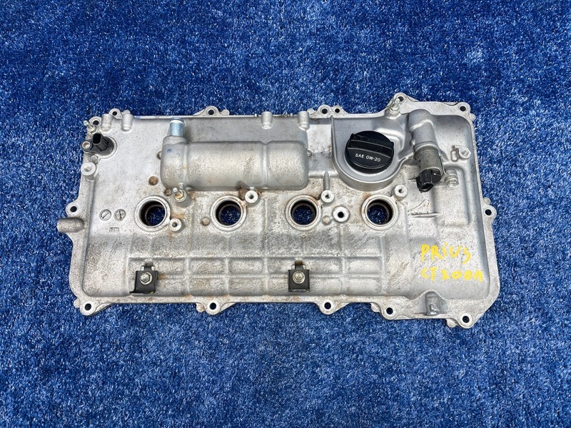 10-15 Toyota Prius & PRIUS V 13-17 Lexus CT200h 1.8L Engine Valve Cover OEM