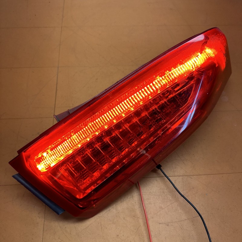 22977944 | 2013 - 2018 Cadillac ATS LED Right Tail Light OEM Passenger Side RH