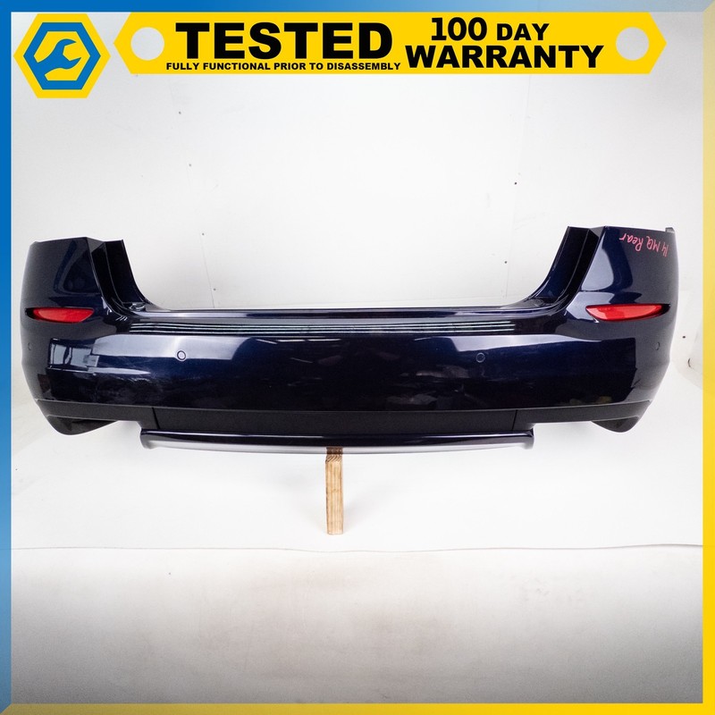 14-19 MASERATI QUATTROPORTE REAR BUMPER COVER REFLECTOR ASSEMBLY BLUE OEM