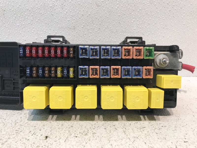 1999 2000 2001 2002 JAGUAR S-TYPE 3.0L REAR FUSE BOX OEM