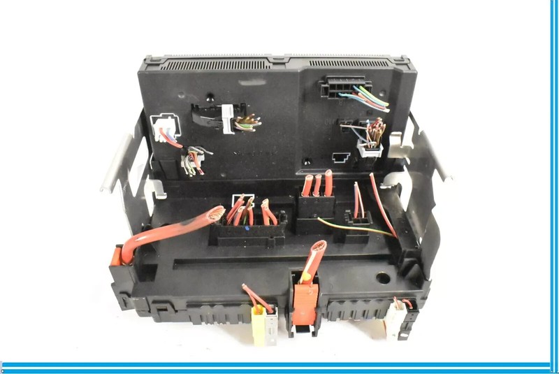 07-13 Mercedes W221 S550 CL600 Rear Trunk Fuse Box Relay Block 2215402550 OEM