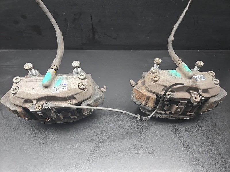 03-06 Mercedes R230 SL500 Brake Caliper Calipers Front Left & Right Set of 2 OEM