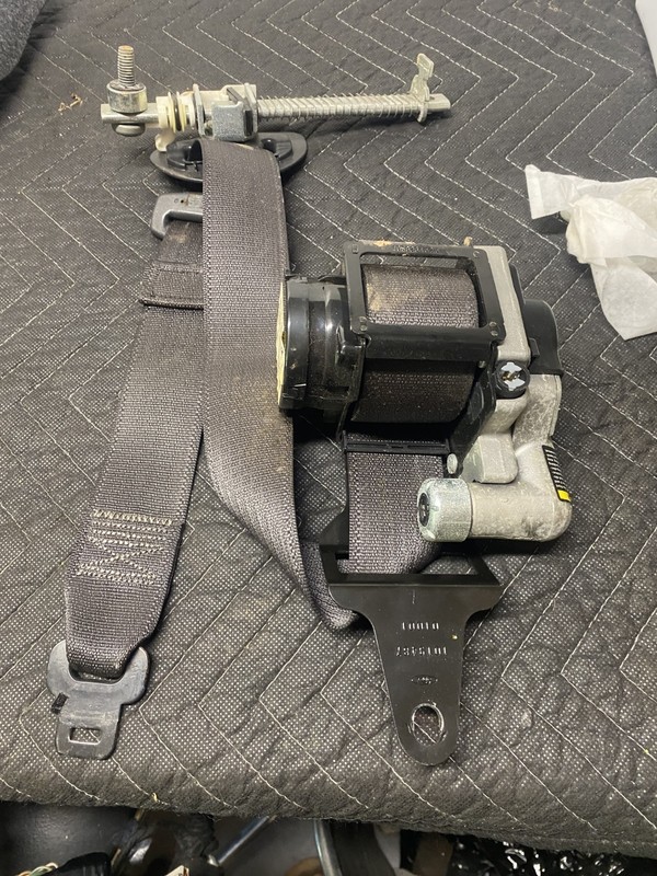 2014 Ford Taurus Limited Front Right Seat Belt OEM DG13-54612D34-AG35B8