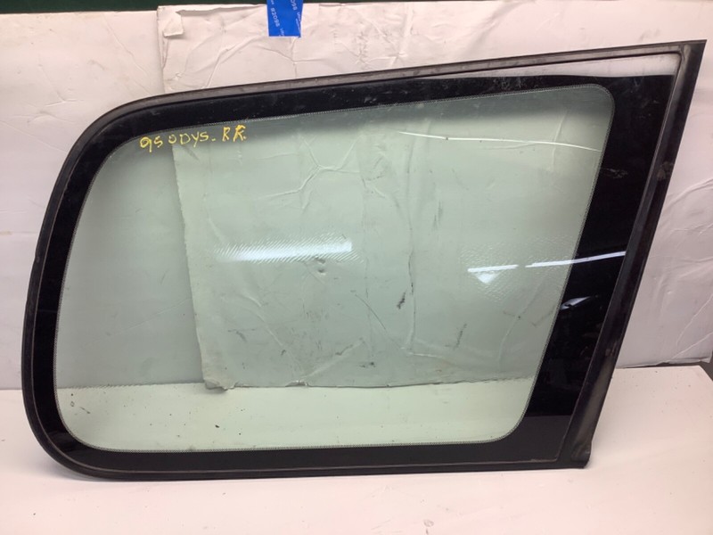 95-98 Honda Odyssey Passenger Side RIGHT REAR Quarter Window Glass OEM
