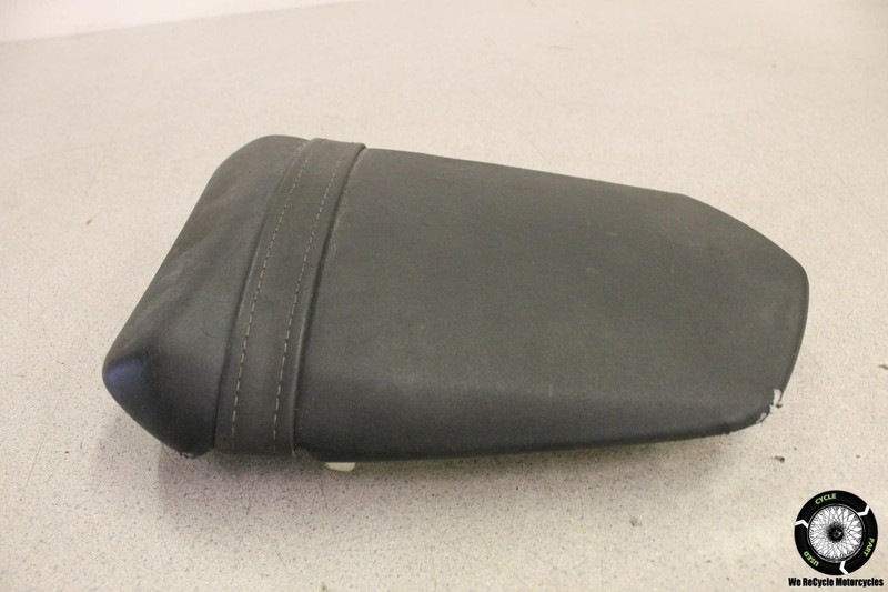 2004 Yamaha YZF R1 REAR BACK PASSENGER TANDEM SEAT PAD SADDLE PILLION 04