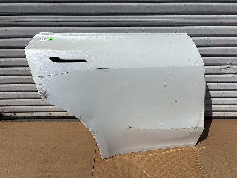 ✅2020-2023 Tesla Model Y Rear Right Door Shell Skin White OEM w/dent