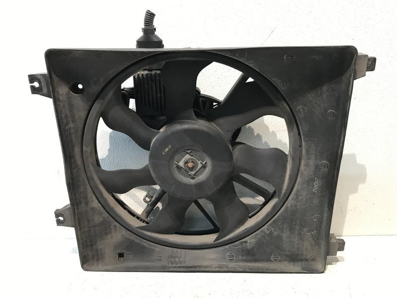 06-11 Kia SEDONA Driver Left Radiator Fan Motor Fan Assembly OEM 25385-4D900