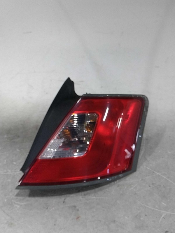2011 Ford Taurus Right Tail Light Assembly Silver OEM 594222 80K Miles