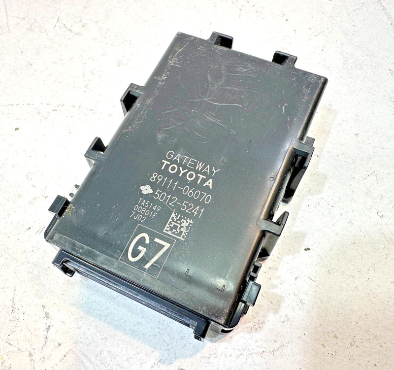Network Gateway Control Module ECM Toyota Camry 2018-2019 OEM