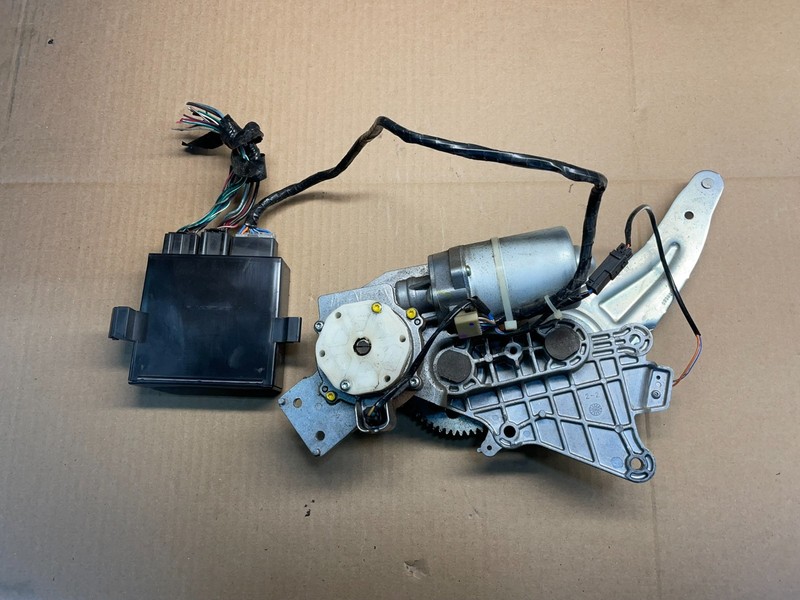 GMC Acadia Yukon TahoeRear Trunk Liftgate Power Motor Actuator OEM u2090 DG