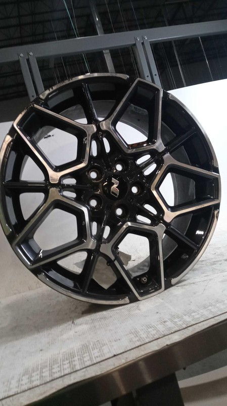 2022 Hyundai Kona 19 White OEM Wheel 52910J9800 - Used, 24000 Miles