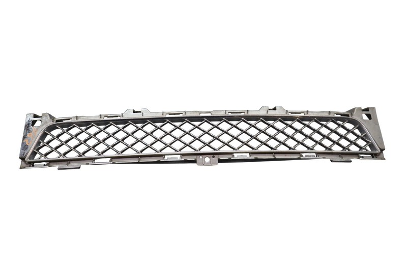 10-15 Jaguar XJL XJ Front Bumper Center Lower Grille AW9317C945AA OEM