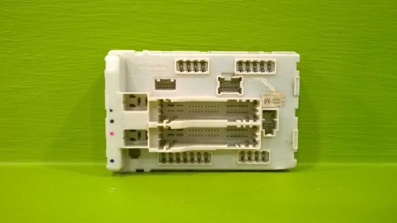 08 09 10 ALTIMA 2.5L FUSE RELAY JUNCTION BOX OEM 3760-10