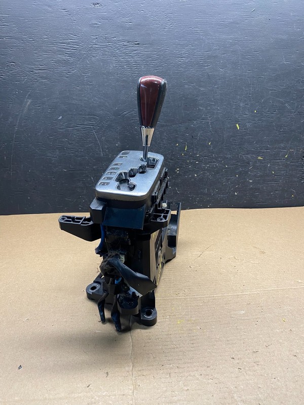 2002 to 2006 Lexus ES300 ES330 Center Console Shift Shifter OEM Q9498 DG
