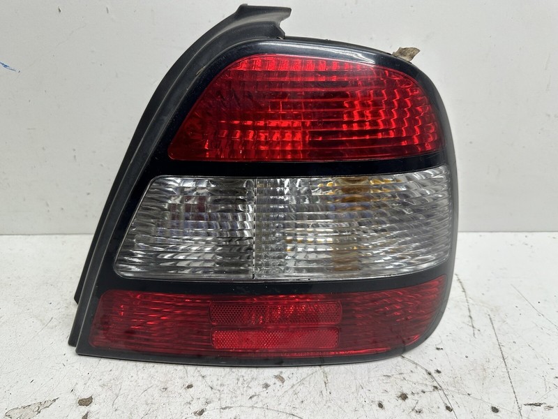 1997-2002 Daewoo Leganza Right Passenger Tail Light Lamp Taillight Taillamp Oem
