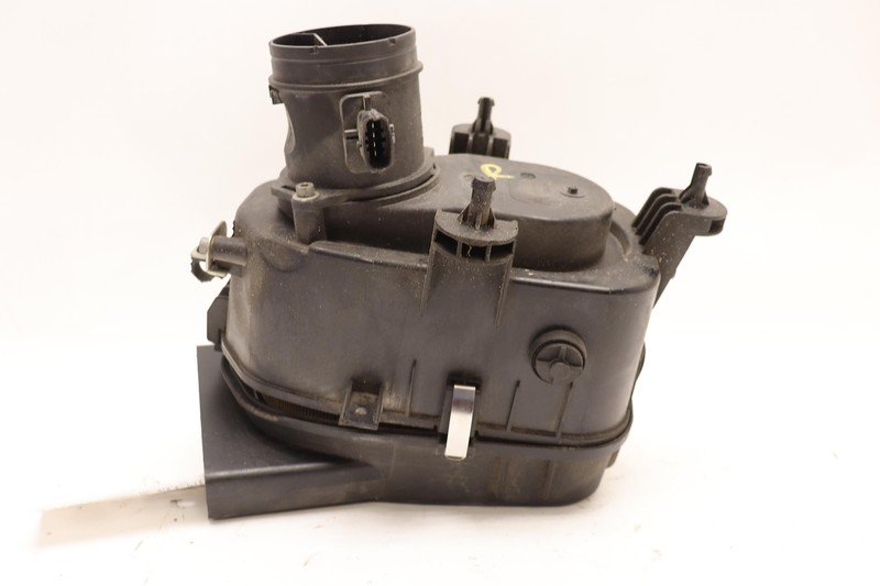 2014-2016 MASERATI QUATTROPORTE RIGHT SIDE AIR INTAKE CLEANER FILTER BOX OEM