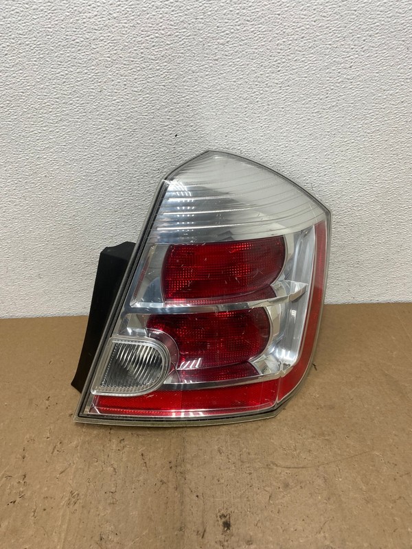 2007 to 2012 Nissan Sentra Right Passenger Rh Side Tail Light Oem AC5966 LK