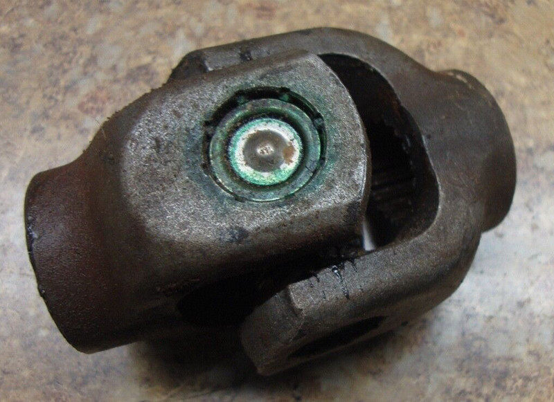 1984 Honda Fourtrax TRX200 TRX 200 SX Engine Drive Shaft U Joint Yoke 84