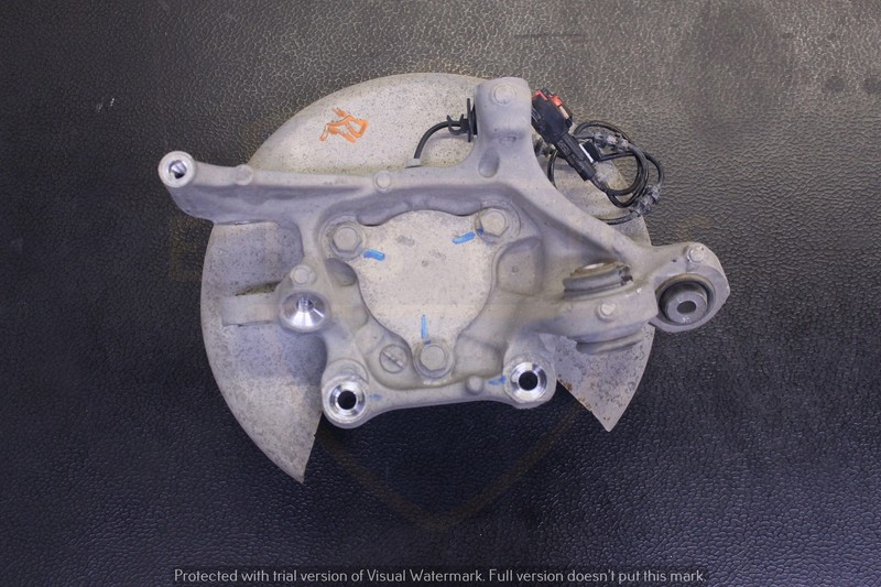 GMC ACADIA 17 18 19 20 21 22 23 24 DRIVER LEFT REAR STUB AXLE SPINDLE OEM