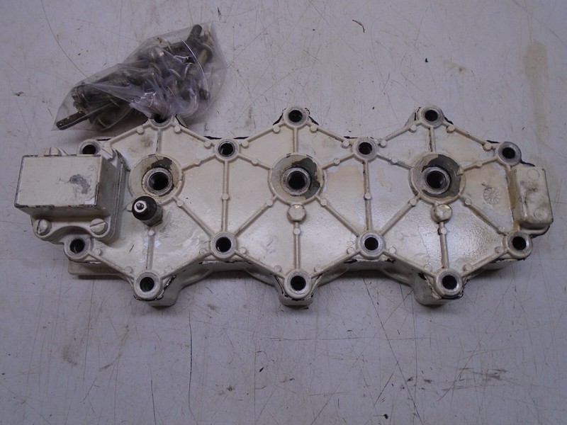 CF3 F480518 F499995 Chrysler Force 1976-90 Cylinder HeadCover 70 75 85 90 HP
